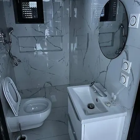 T4 Standing Luxe Apartment Frontenex