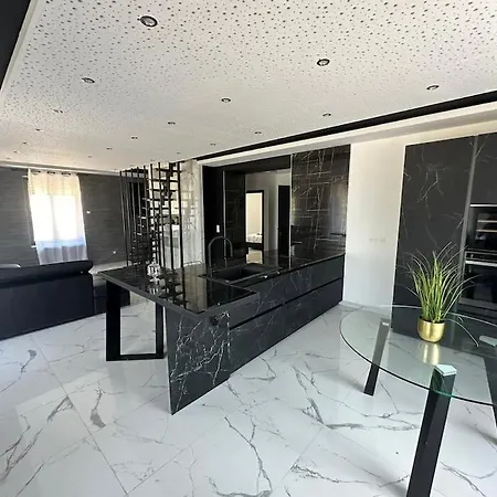 T4 Standing Luxe Апартаменты Frontenex