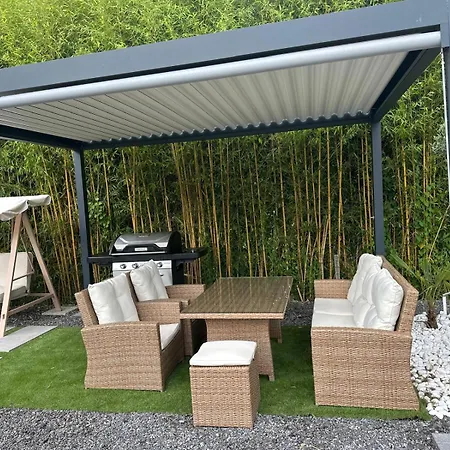 T4 Standing Luxe Apartment Frontenex